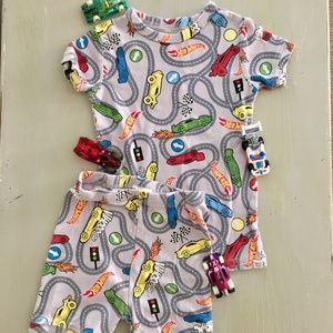 Boys Hot Wheels Pajama Set GAP Shorts & Top  Sz. 5